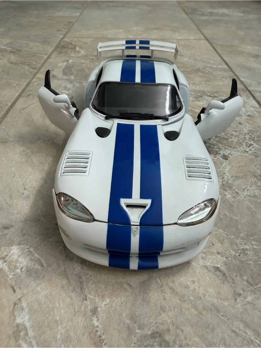 Dodge Viper GTS-R Coupe Diecast Car